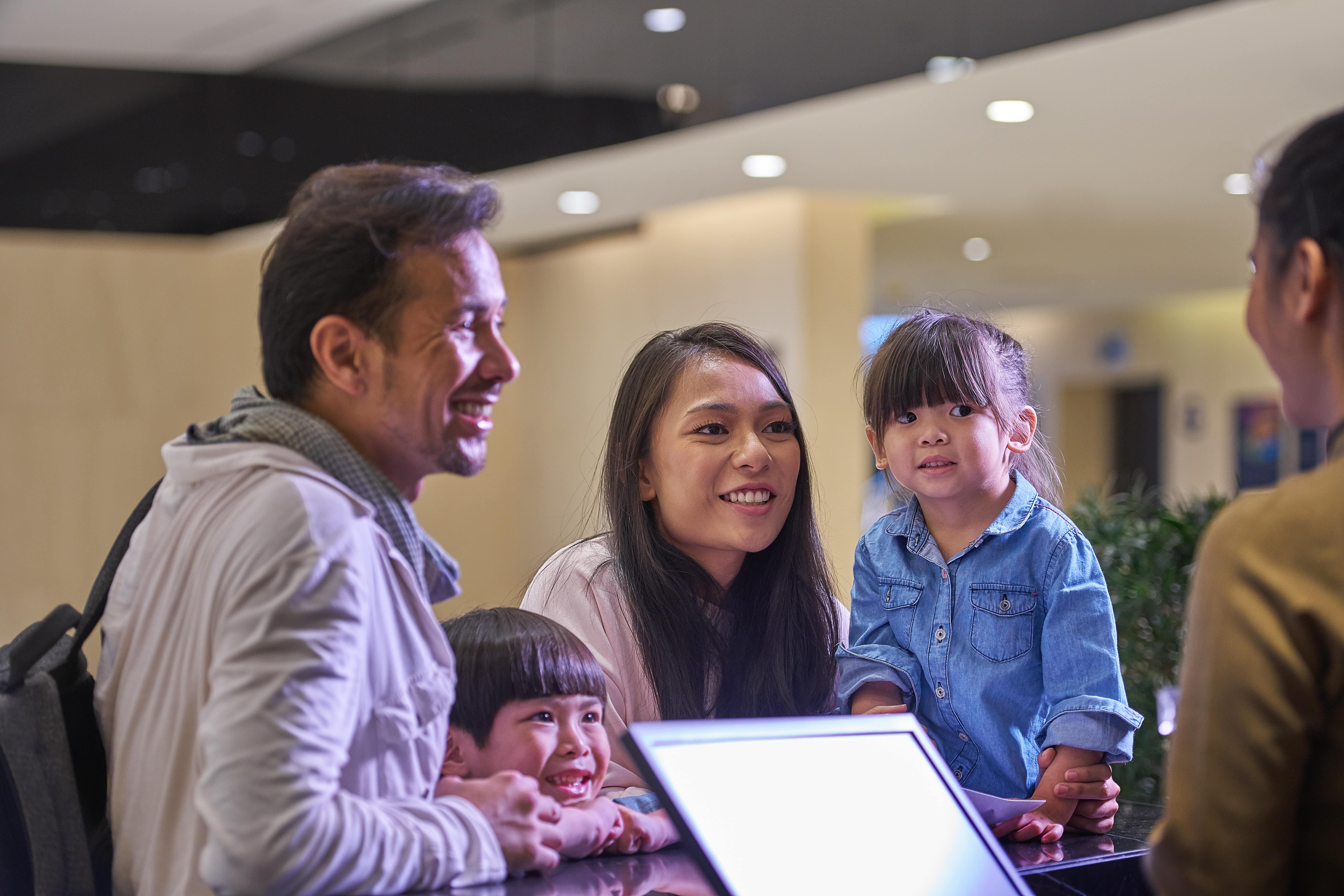 Grand Ion Delemen Hotel Genting Highlands Eksteriør bilde Family at the airport