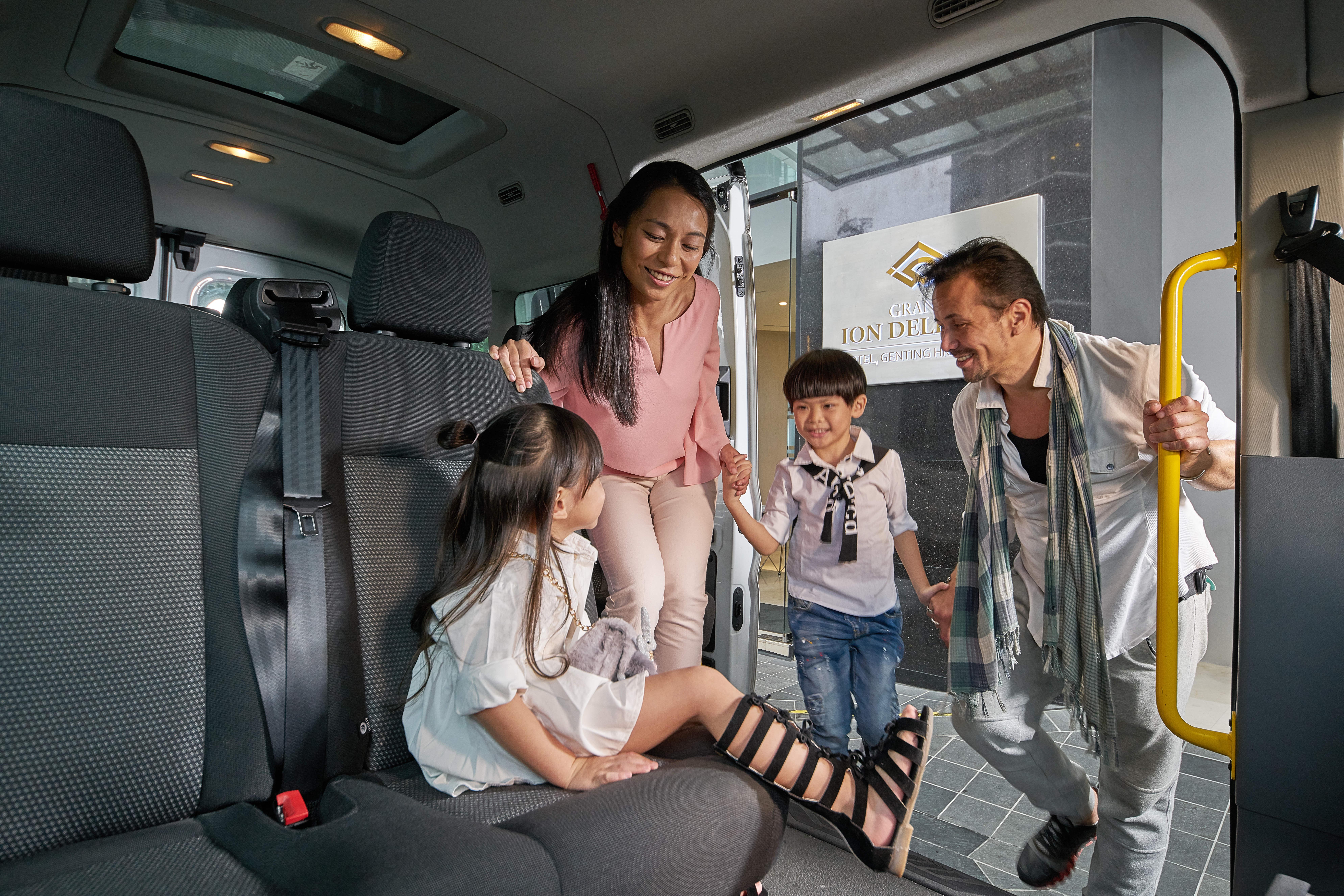 Grand Ion Delemen Hotel Genting Highlands Eksteriør bilde Family boarding the Lion's City