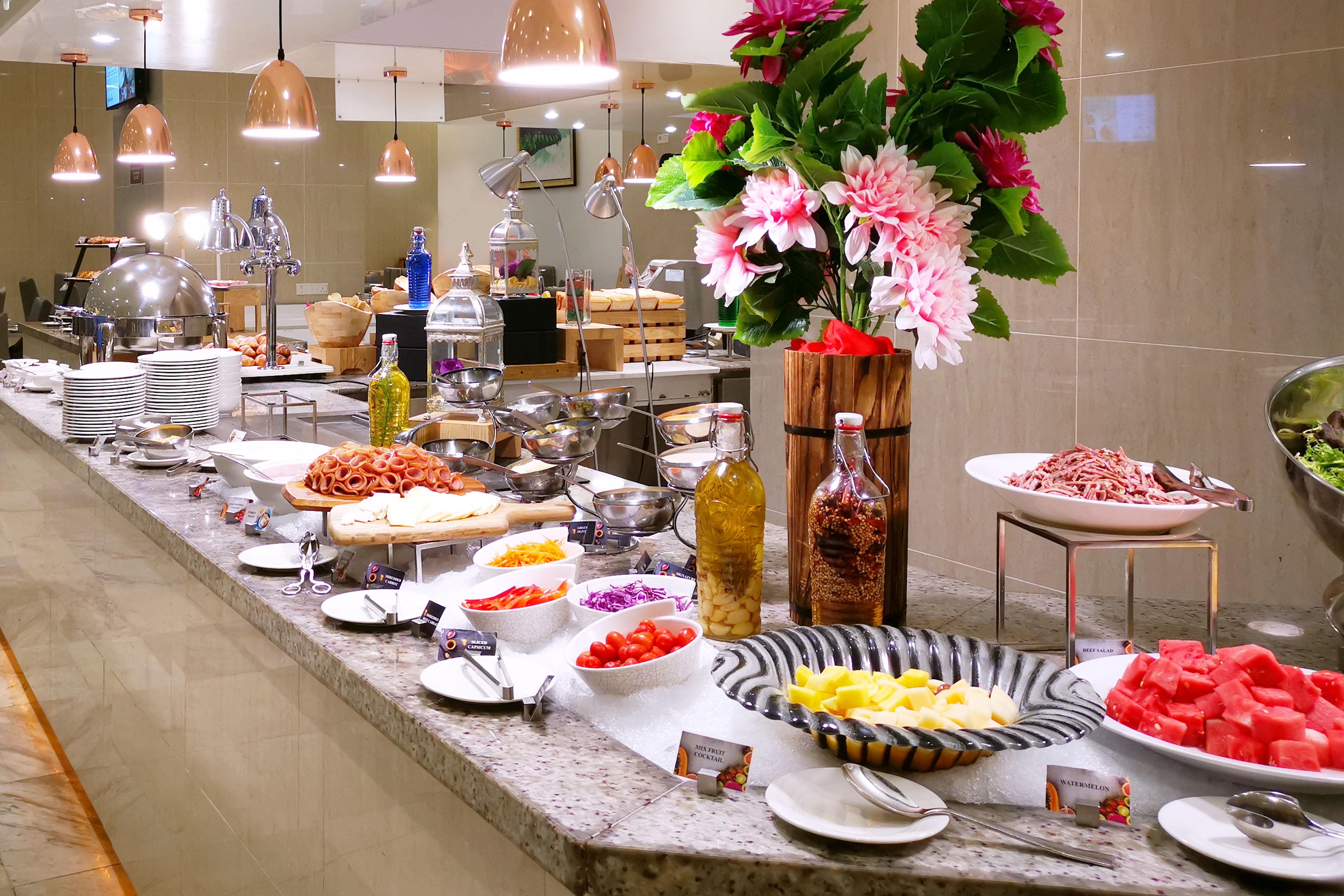 Grand Ion Delemen Hotel Genting Highlands Eksteriør bilde A salad bar